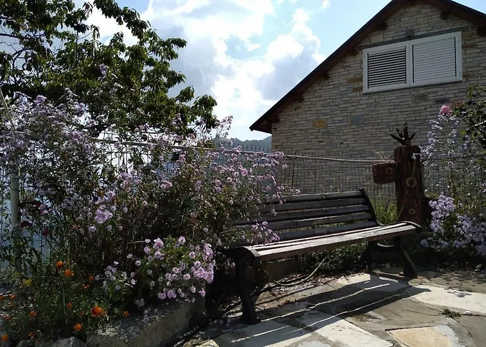 Tomorrow Apartament Ujanik